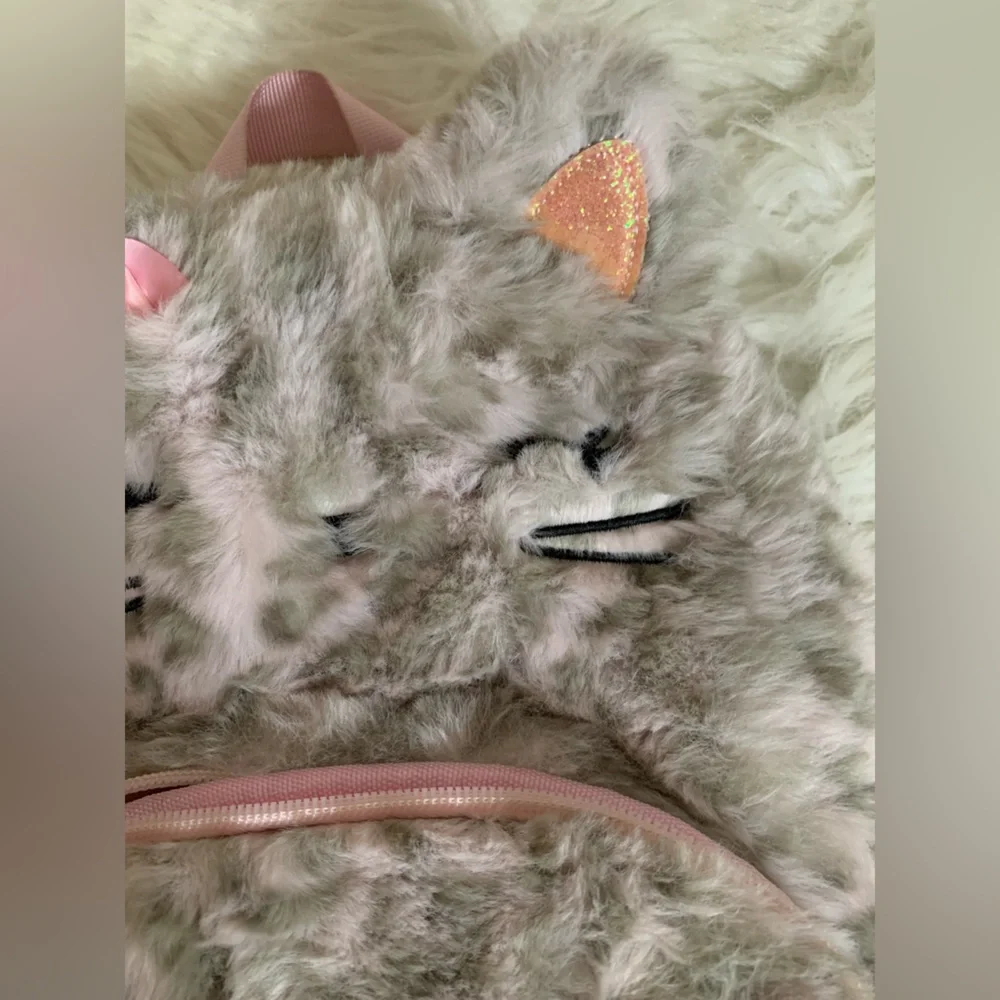 Fluffy Kitty Mini Backpack - Picture 3 of 9
